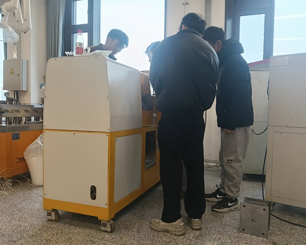 廣東錫華注塑機助力阻燃材料的研究